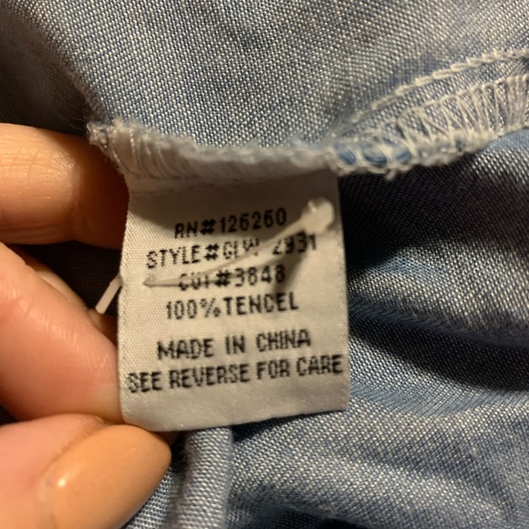 Saks Fith Avenue, chambray style button down. Women’s S $20 - Picture 9 of 9